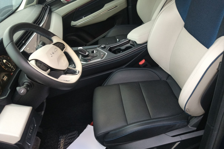 领克01 2021款 2.0TD 两驱耀Pro中控内饰19