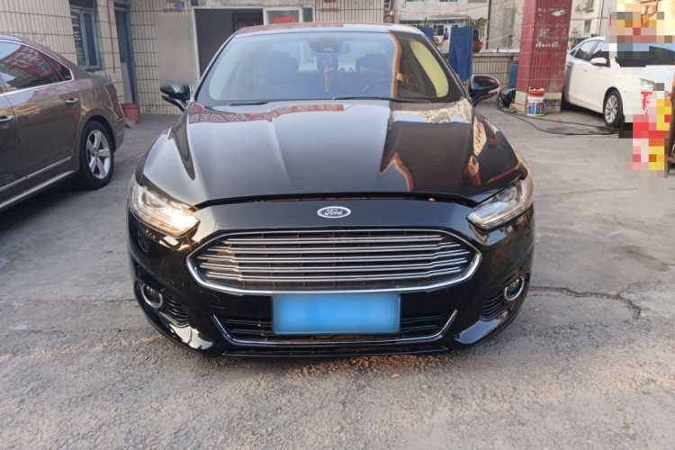 福特 蒙迪欧 2013款 2.0L GTDi200豪华型车身外观2