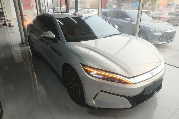 比亚迪 汉L 2025款 DM-i 200KM激光雷达尊享型车身外观3