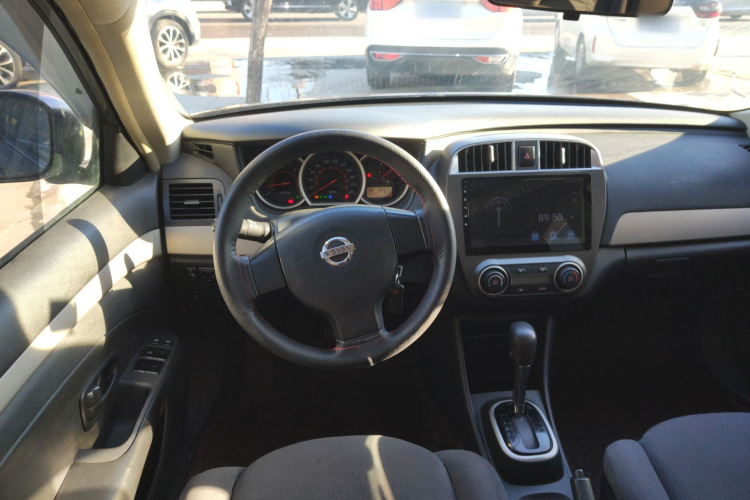 日产 轩逸 2018款 经典 1.6XE+ CVT领先版中控内饰13