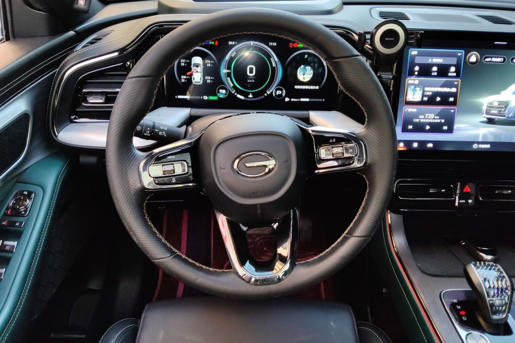 广汽传祺 传祺GS8 2022款 双擎系列 2.0TM 两驱尊贵版 （七座）局部细节13