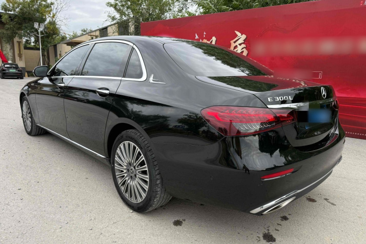 奔驰E级 2023款 改款 E 300 L 时尚型车身外观6004