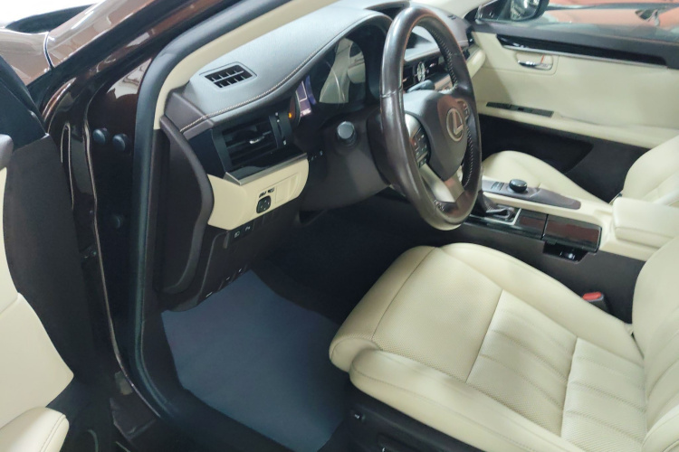 雷克萨斯ES 2015款 200 舒适版中控内饰7003