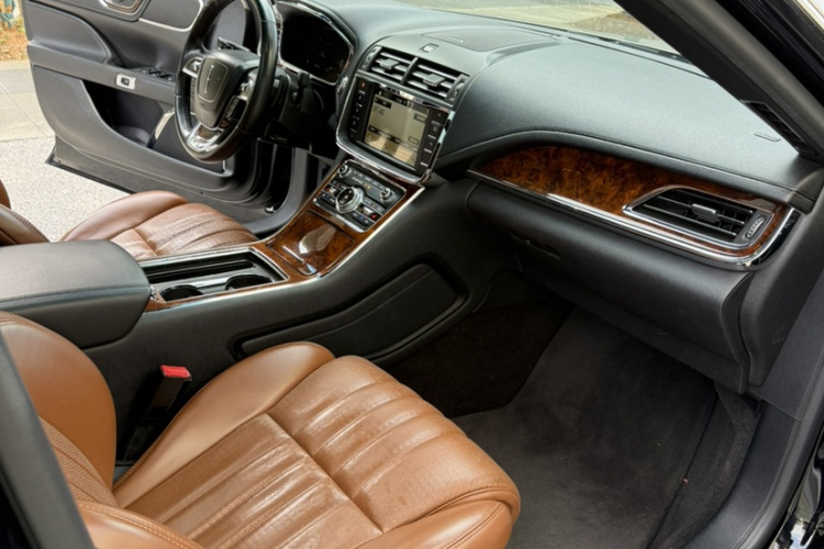 林肯大陆 2018款 2.0T 两驱尊享版中控内饰7007