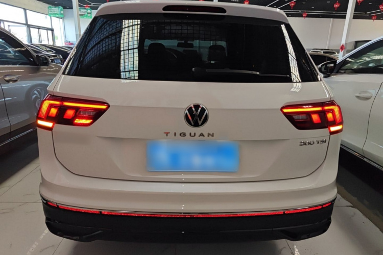 大众 途观L 2025款 出众款 300TSI 自动两驱龙腾版车身外观6001