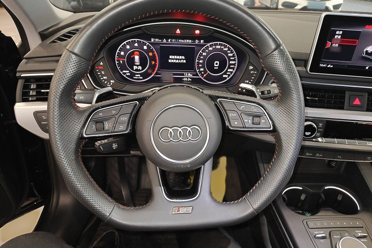 奥迪A4(进口) 2020款 Avant 先锋派 40 TFSI 时尚动感型局部细节13