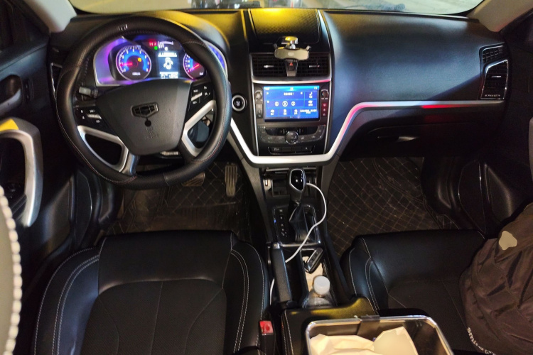 吉利汽车 帝豪 2015款 三厢 1.3T CVT向上版中控内饰7002