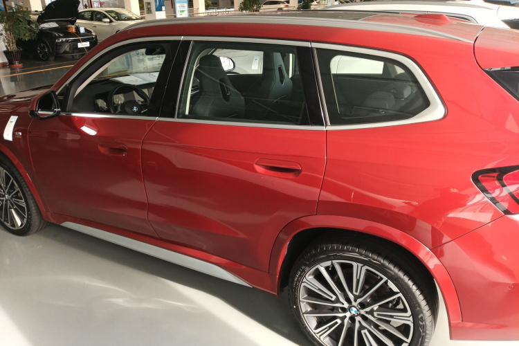宝马X1 2023款 xDrive25Li M运动套装车身外观4