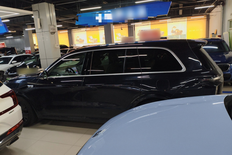 理想汽车 理想L9 2022款 Max车身外观4