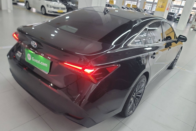 丰田 亚洲龙 2023款 双擎 2.5L 进取版车身外观7