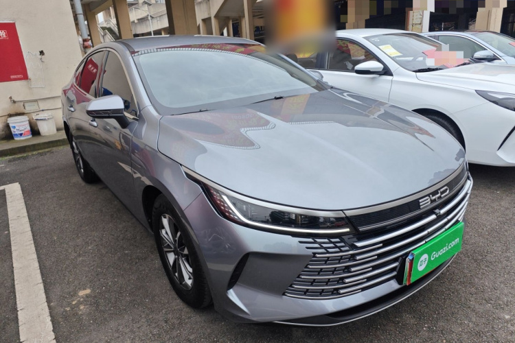 比亚迪 驱逐舰05 2024款 荣耀版 DM-i 55KM 豪华型车身外观3