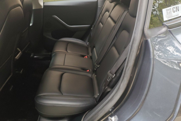 特斯拉 Model Y 2024款 长续航全轮驱动版中控内饰21