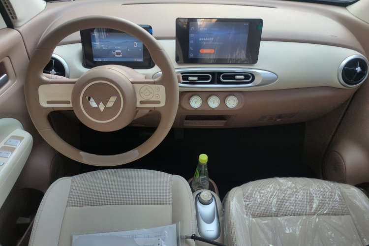 五菱汽车 宏光MINIEV 2025款 四门版 臻享+款中控内饰12