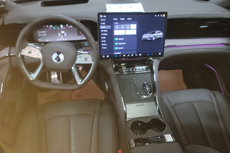 腾势Z9 2024款 1100km 四驱Ultra版中控内饰12