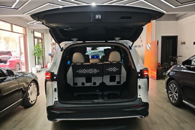 丰田 格瑞维亚 2023款 2.5L混动 舒适版局部细节23