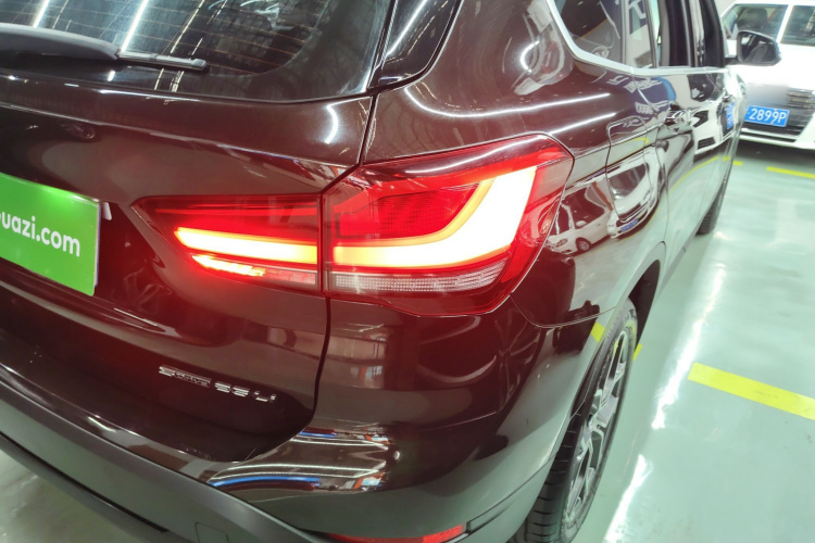 宝马X1 2020款 sDrive25Li 领先型车身外观9