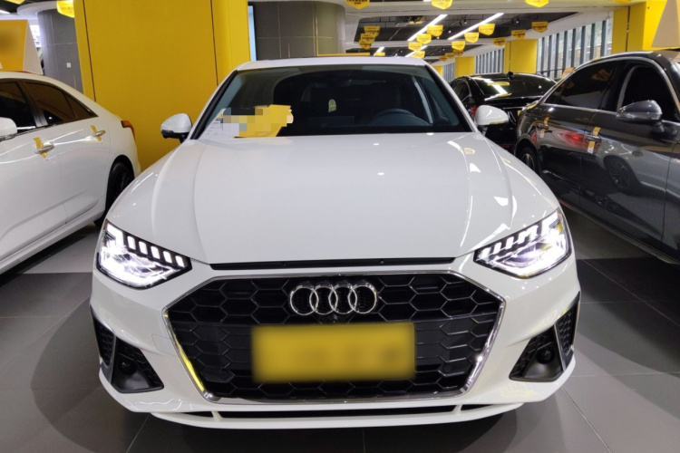 奥迪A4L 2022款 40 TFSI 时尚动感型车身外观2