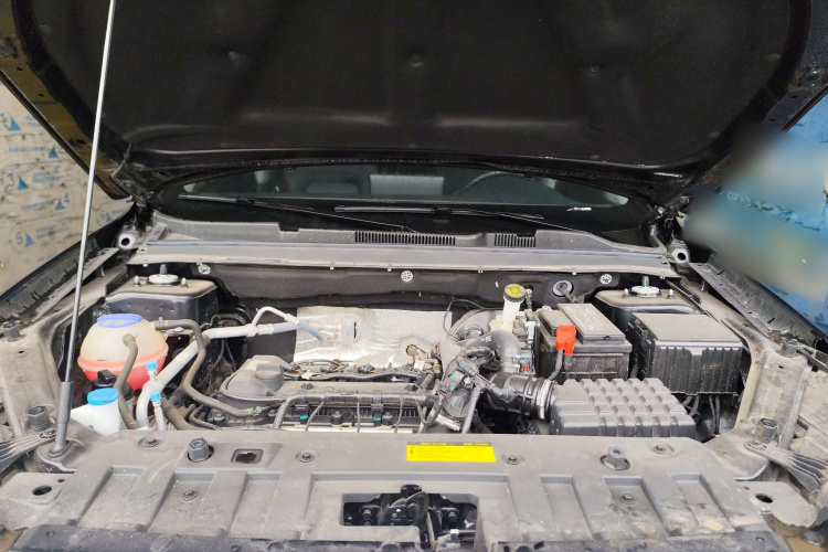 捷途X70 2023款 1.5T 手动超越版 7座机舱底盘24