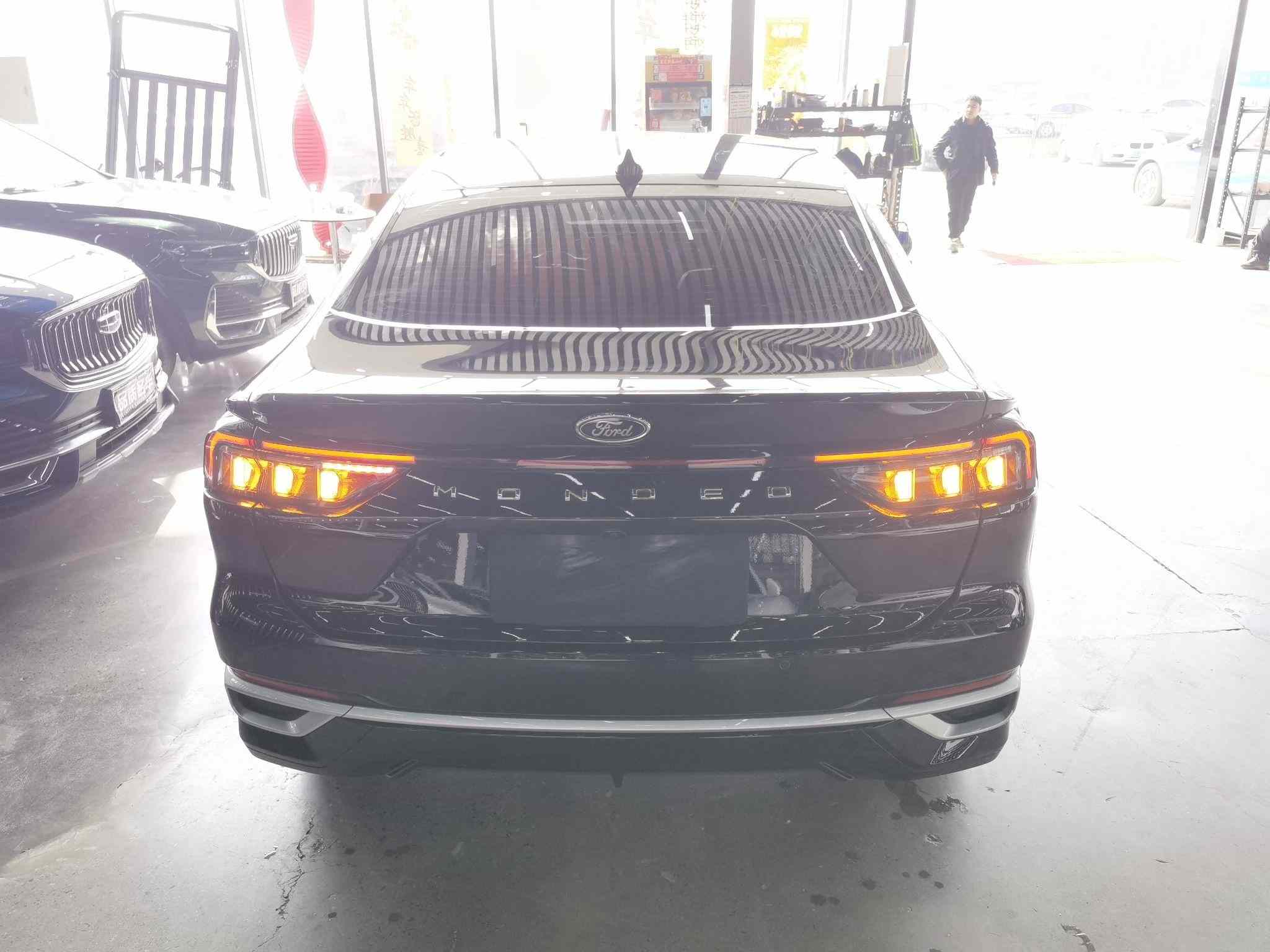 福特 蒙迪欧 2025款 2.0T EcoBoost 豪华型(3)