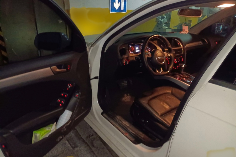 奥迪A4L 2015款 45 TFSI quattro个性运动型中控内饰7003