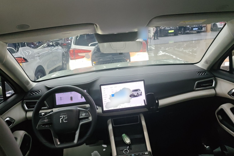 比亚迪 元UP 2025款 智驾版 401KM 活力版中控内饰12