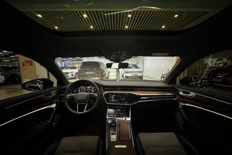 奥迪A6L 2023款 45 TFSI quattro 臻选动感型中控内饰7001
