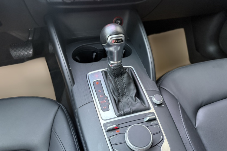 奥迪A3 2015款 Sportback 35 TFSI 百万纪念智领型局部细节18