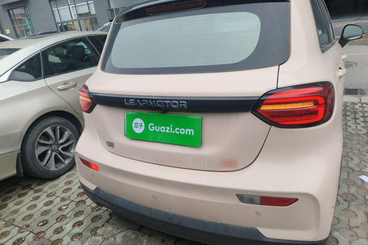 零跑汽车 零跑T03 2021款 400豪华Pro版车身外观6