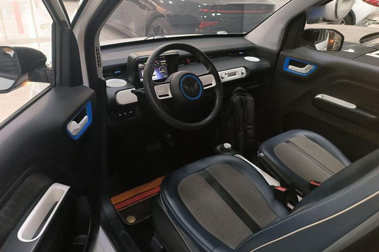 五菱汽车 宏光MINIEV 2022款 GAMEBOY 300km 玩咖款 磷酸铁锂中控内饰20