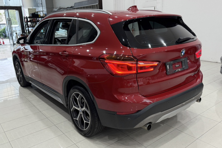 宝马X1 2019款 sDrive18Li 尊享型车身外观6005