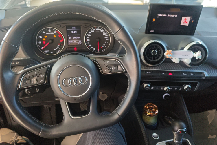 奥迪Q2L 2022款 35 TFSI 时尚动感型中控内饰7002