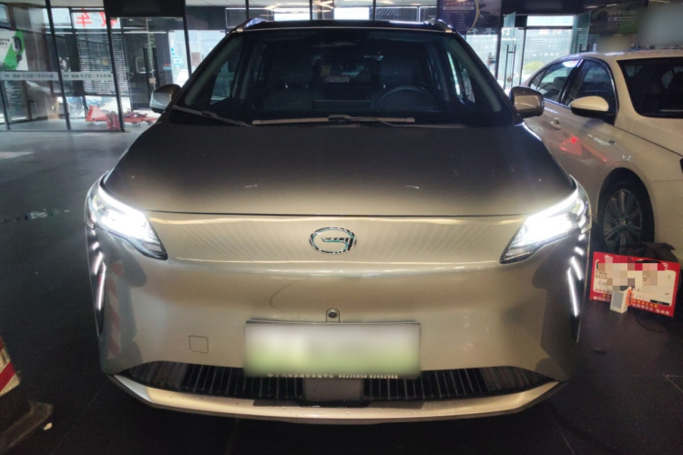 埃安 AION Y 2023款 Plus 510 智领版车身外观2