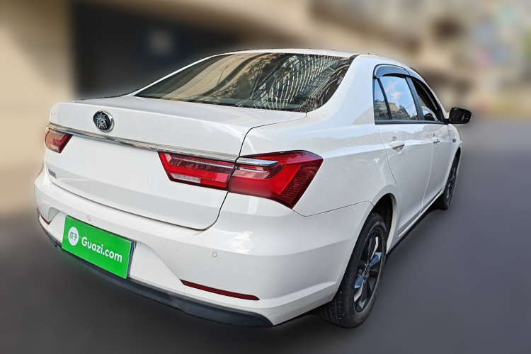 比亚迪 秦 2019款 1.5L 手动豪华型车身外观6005