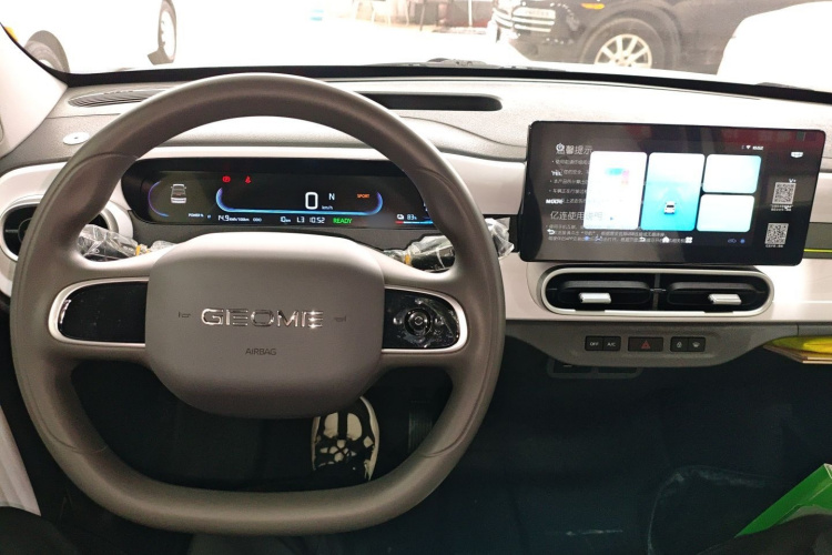 吉利银河 熊猫 2025款 210km 元气熊中控内饰12