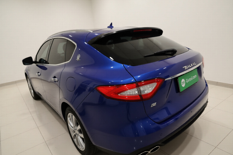 玛莎拉蒂 Levante 2019款 3.0T 标准版 国VI车身外观5