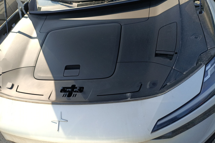 Polestar极星 Polestar 4 2024款 双电机长续航PLUS  双星互联版机舱底盘24