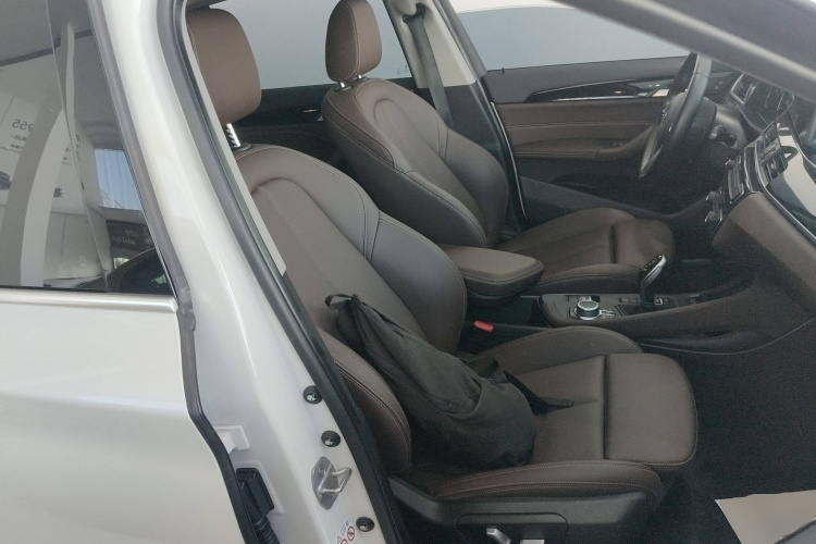 宝马X1 2021款 改款 sDrive25Li 领先型中控内饰41