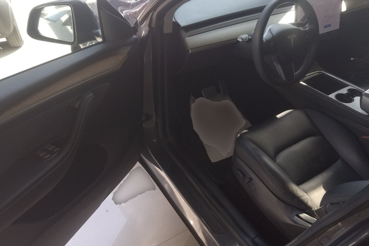 特斯拉 Model Y 2021款 长续航全轮驱动版中控内饰20