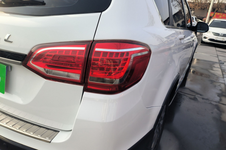 哈弗H6 2015款 运动版 1.5T 自动两驱豪华型车身外观9