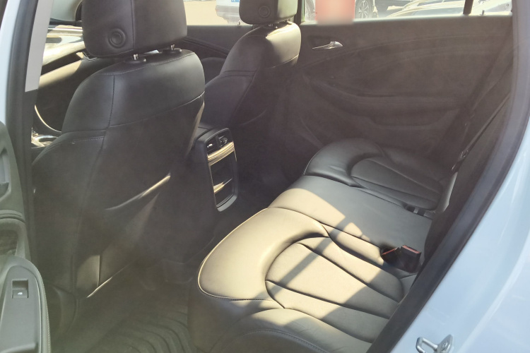 别克 昂科威 2018款 20T 两驱精英型中控内饰21