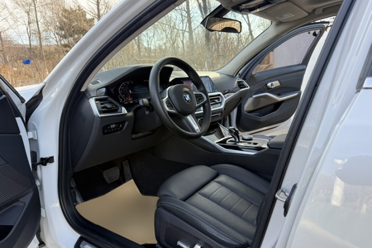 宝马3系 2020款 320Li M运动套装中控内饰7005