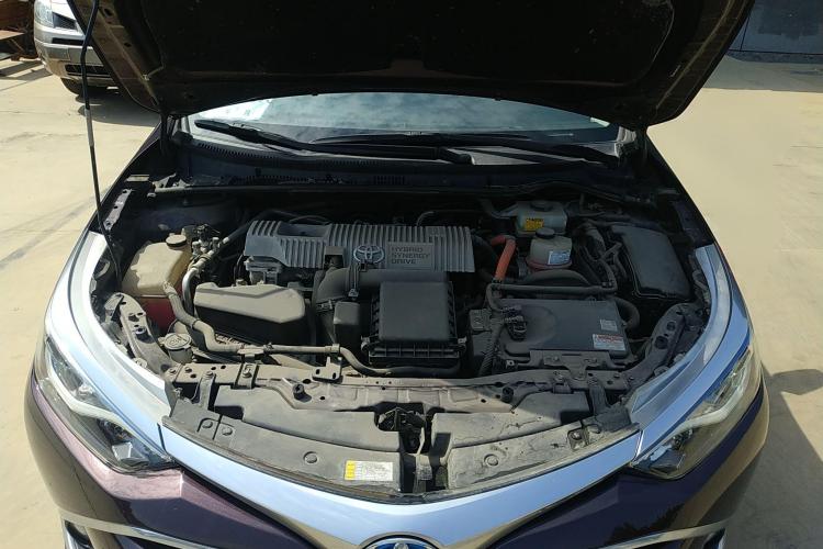 丰田 雷凌 2017款 改款双擎 1.8H GS E-CVT精英天窗版 国V机舱底盘24