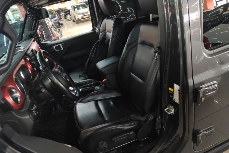 Jeep 牧马人 2021款 2.0T 罗宾汉四门版局部细节19