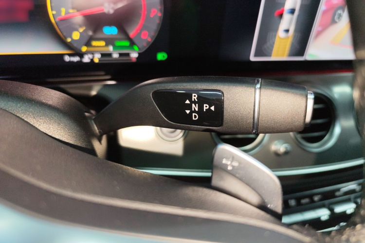 奔驰E级(进口) 2020款 改款 E 260 运动版局部细节18