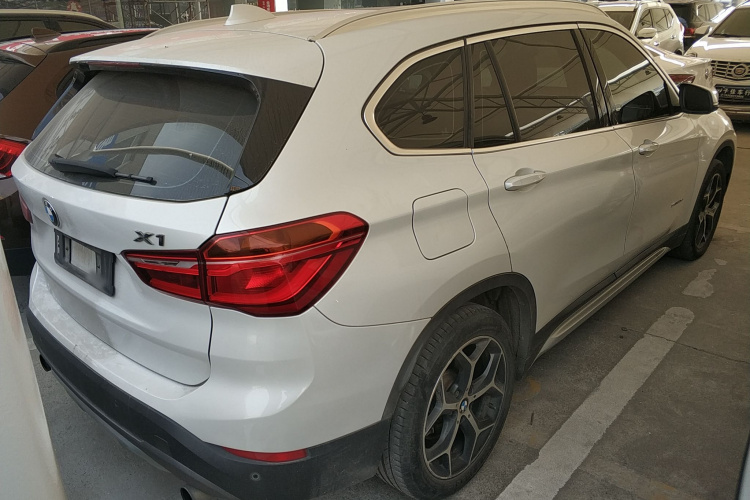 宝马X1 2016款 sDrive20Li 豪华型车身外观7