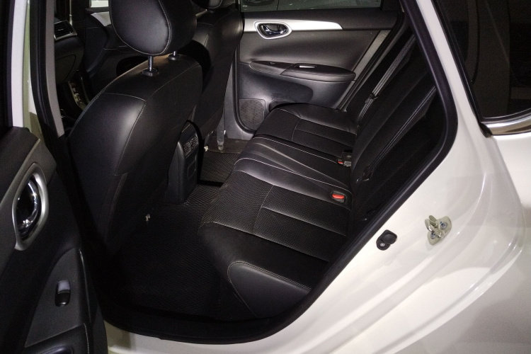 日产 轩逸 2022款 经典 1.6XE CVT舒适版中控内饰21