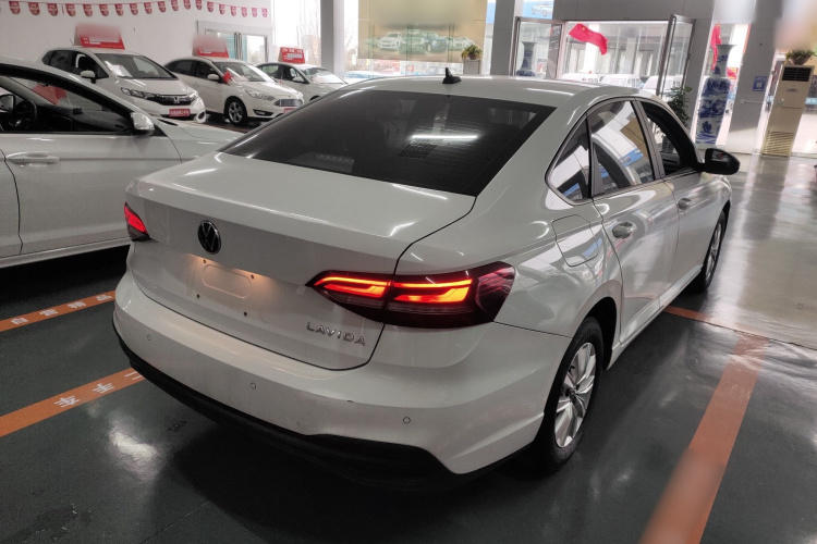 大众 朗逸 2023款 1.5L 自动得逸版车身外观7