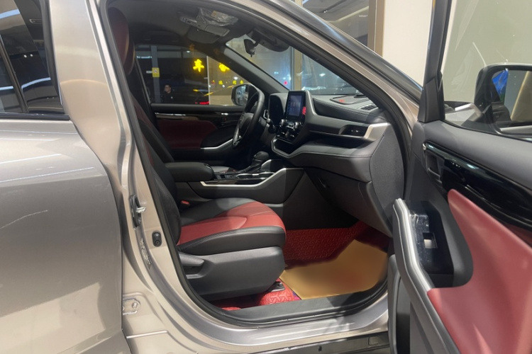 丰田 皇冠陆放 2021款  2.5L HEV两驱精英版中控内饰7008