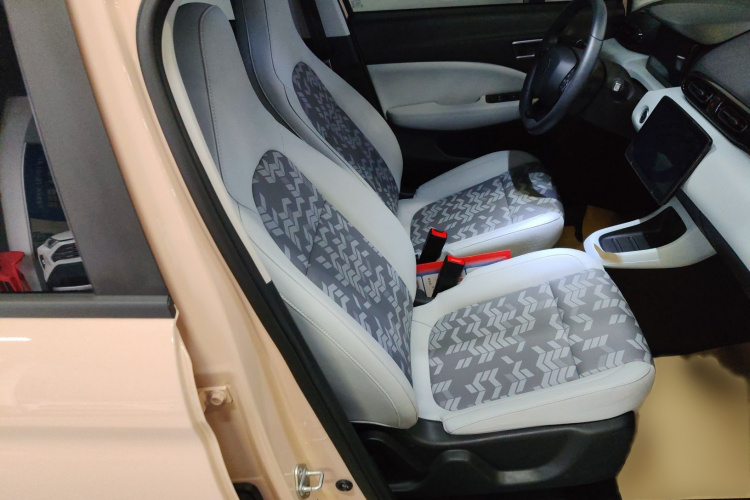 零跑汽车 零跑T03 2022款 星钻版局部细节41