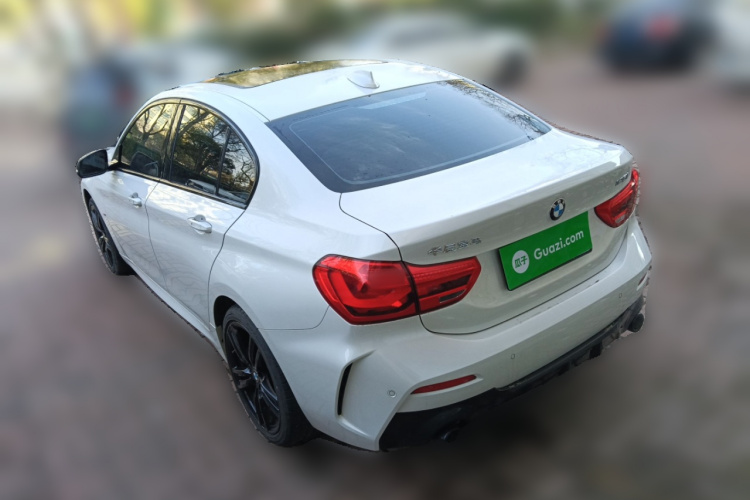 宝马1系 2022款 125i M运动曜夜版车身外观5